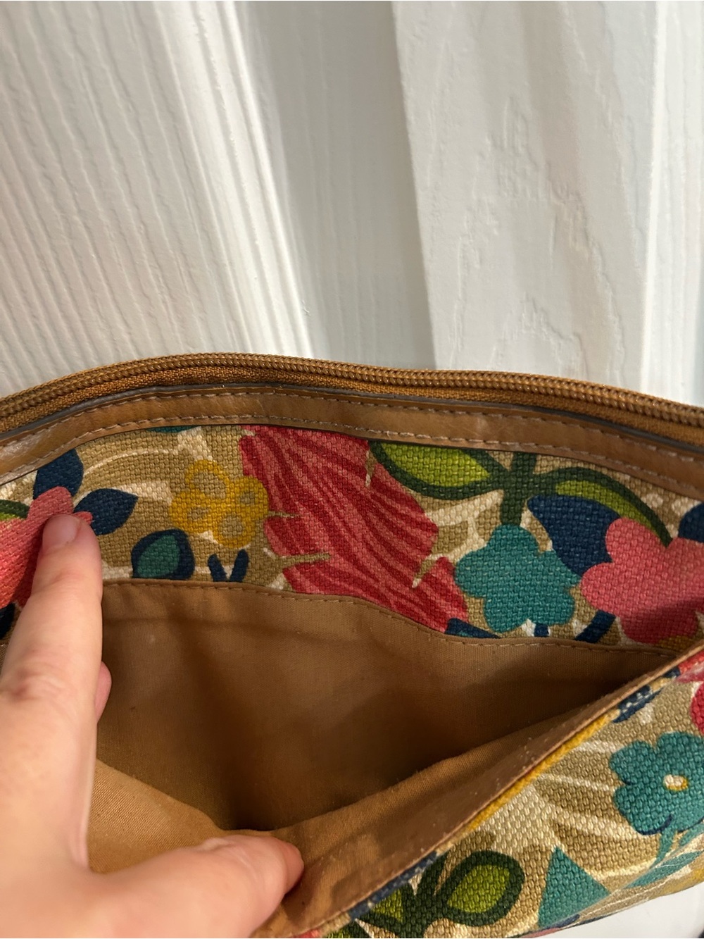Relic by Fossil Crossbody Purse Brown Pink Blue Floral Canvas Slim Zip Top Boho - Picture 6 of 9